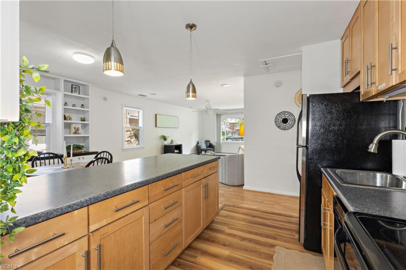 Photo 13 of 25 residential for sale in Norfolk virginia