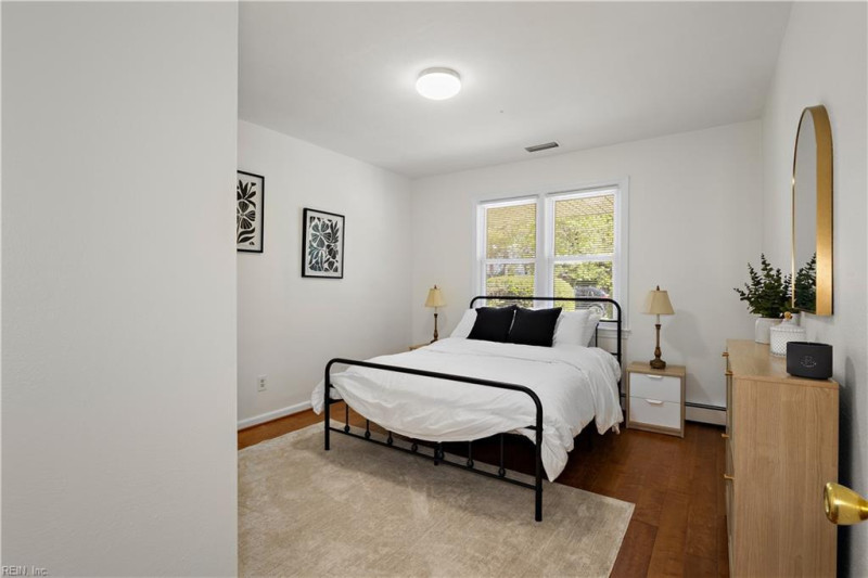 Photo 14 of 25 residential for sale in Norfolk virginia