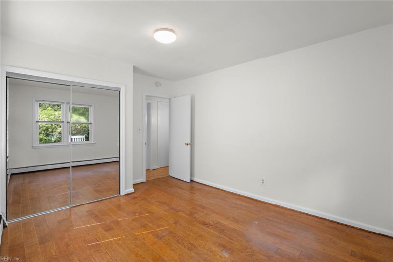 Photo 17 of 25 residential for sale in Norfolk virginia