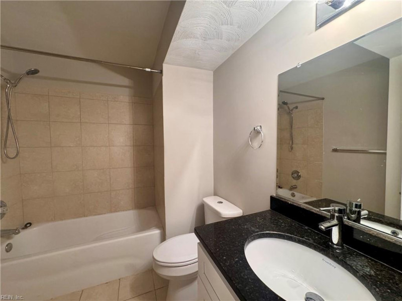Photo 11 of 18 residential for sale in York County virginia