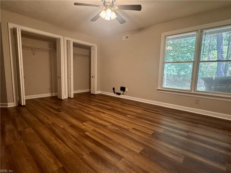 Photo 12 of 18 residential for sale in York County virginia