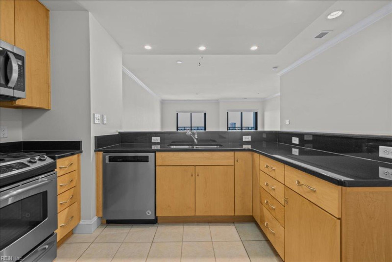 Photo 9 of 50 residential for sale in Norfolk virginia