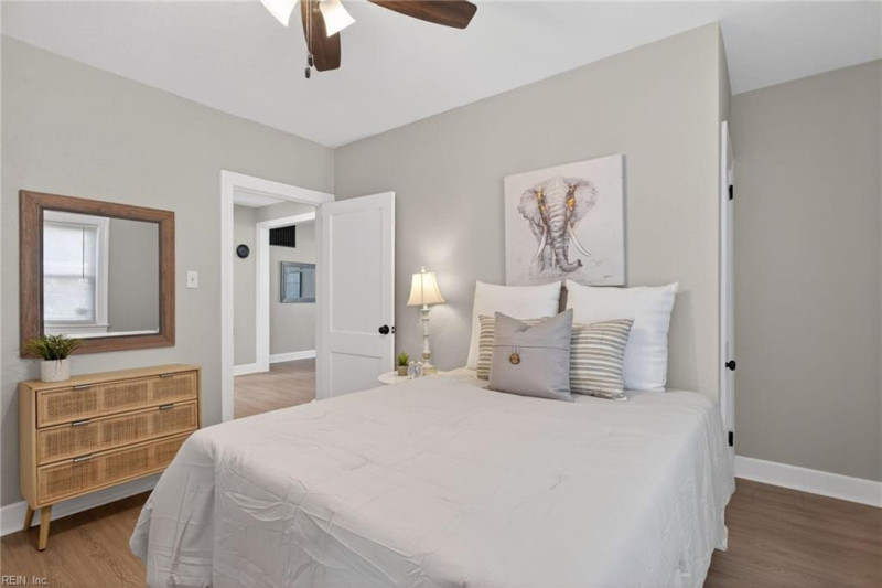 Photo 11 of 27 residential for sale in Newport News virginia
