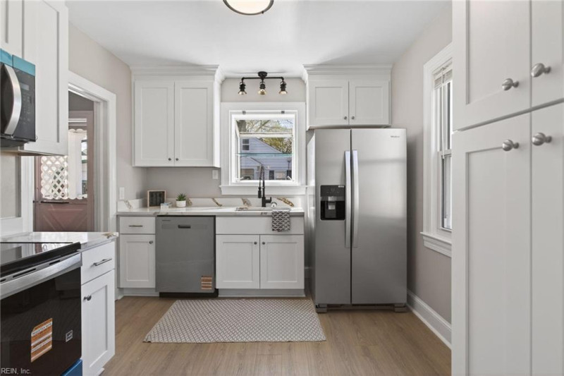Photo 4 of 27 residential for sale in Newport News virginia