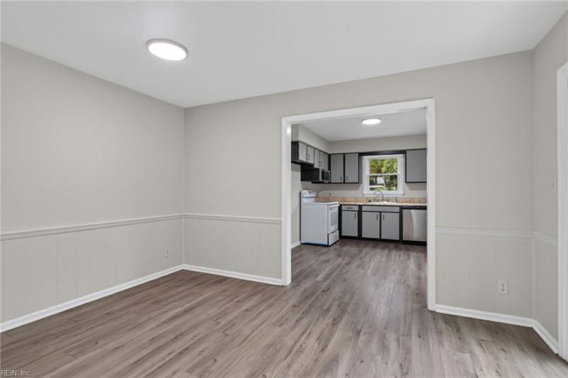 Photo 11 of 29 residential for sale in Newport News virginia