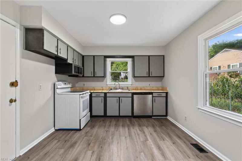 Photo 15 of 29 residential for sale in Newport News virginia