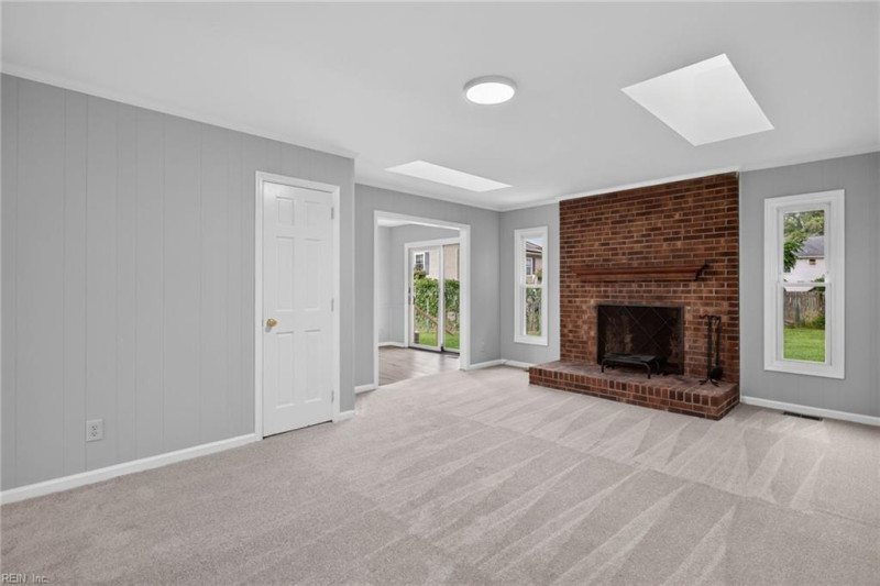 Photo 8 of 29 residential for sale in Newport News virginia