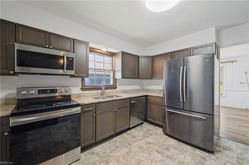 Photo 10 of 31 residential for sale in Newport News virginia
