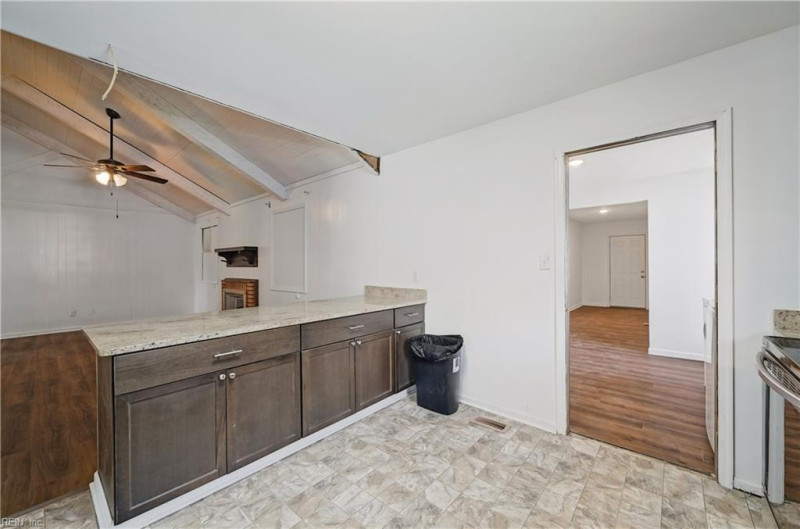 Photo 13 of 31 residential for sale in Newport News virginia