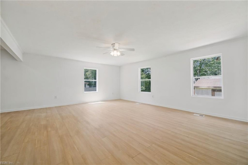 Photo 16 of 31 residential for sale in Newport News virginia