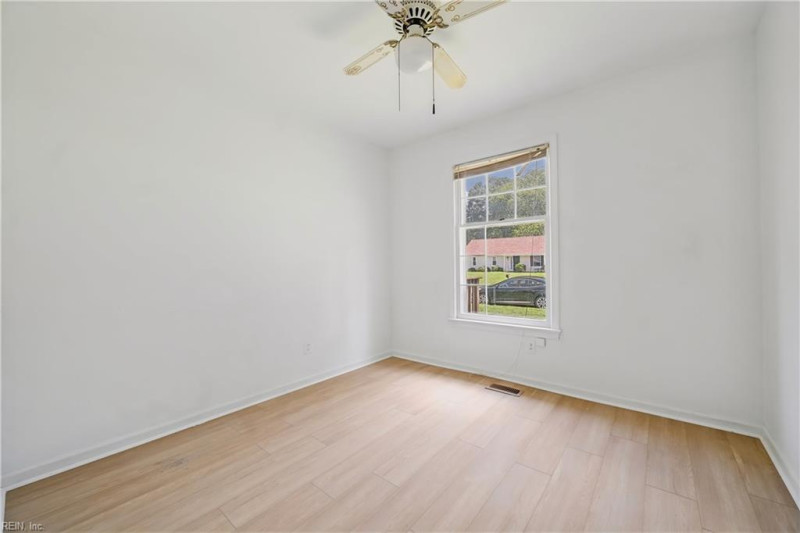 Photo 20 of 31 residential for sale in Newport News virginia