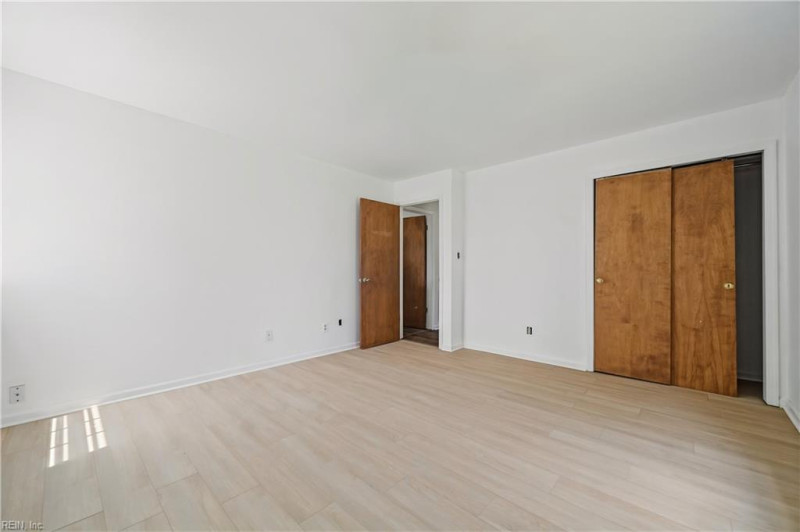 Photo 23 of 31 residential for sale in Newport News virginia