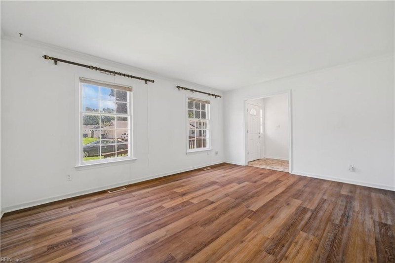 Photo 4 of 31 residential for sale in Newport News virginia