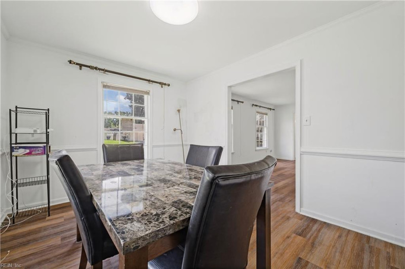 Photo 9 of 31 residential for sale in Newport News virginia