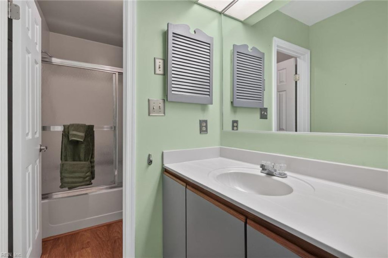 Photo 18 of 20 residential for sale in Chesapeake virginia