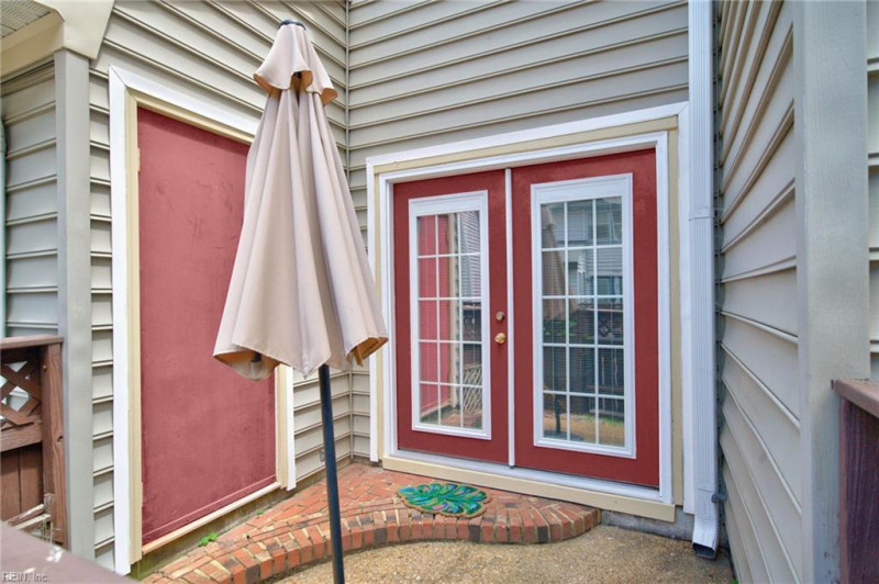 Photo 19 of 20 residential for sale in Chesapeake virginia