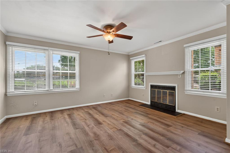 Photo 3 of 20 residential for sale in Chesapeake virginia