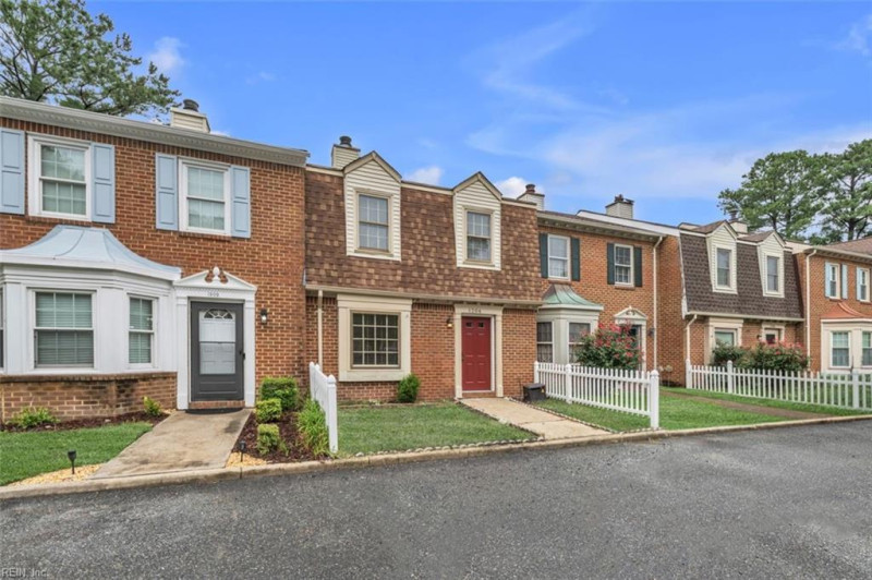 Photo 2 of 32 residential for sale in Chesapeake virginia Photo 2 of 32 residential for sale in Chesapeake virginia