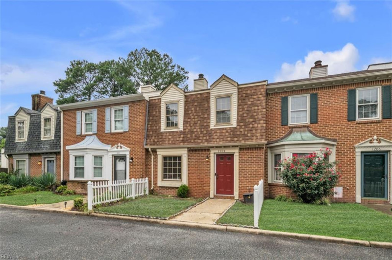 Photo 3 of 32 residential for sale in Chesapeake virginia Photo 3 of 32 residential for sale in Chesapeake virginia
