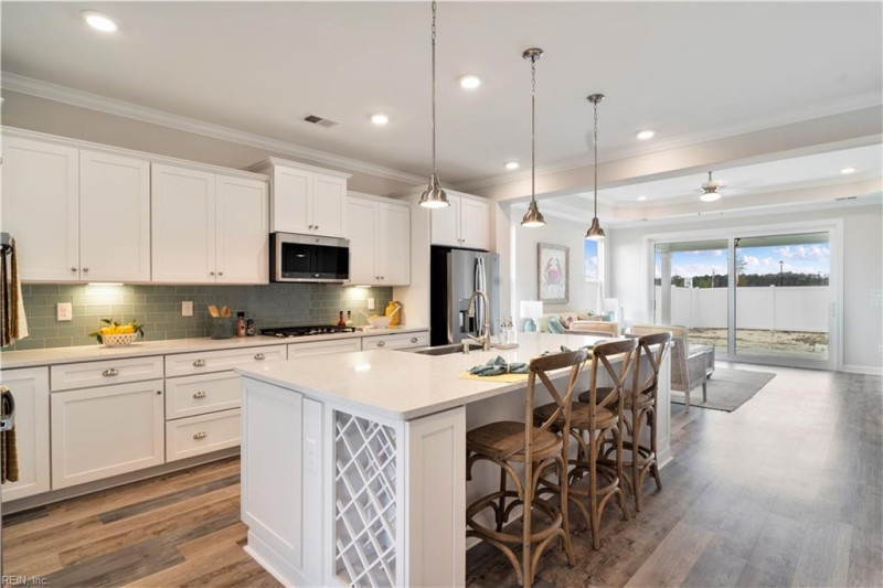 Photo 7 of 30 residential for sale in Chesapeake virginia