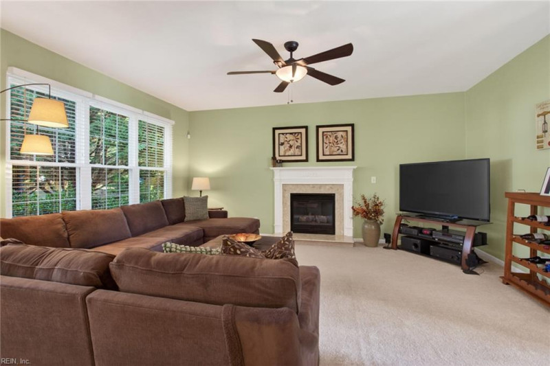 Photo 12 of 39 residential for sale in Virginia Beach virginia