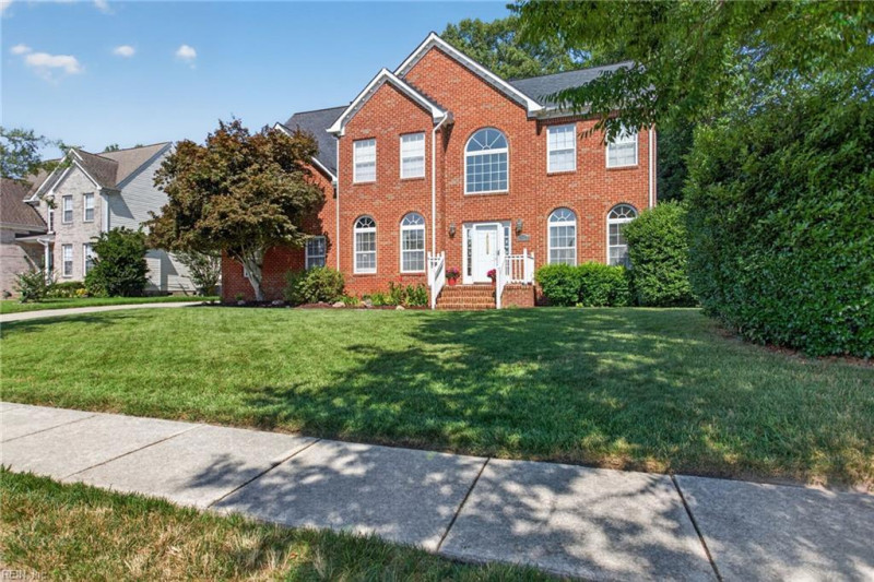 Photo 2 of 34 residential for sale in Virginia Beach virginia
