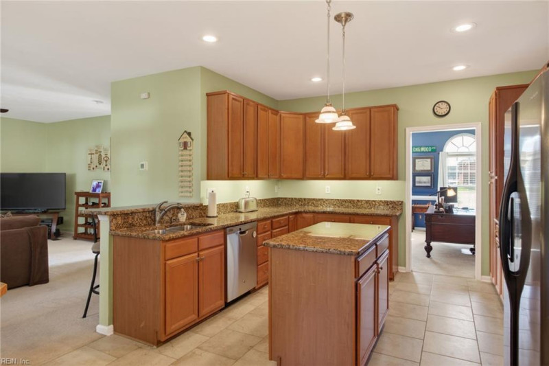 Photo 6 of 39 residential for sale in Virginia Beach virginia