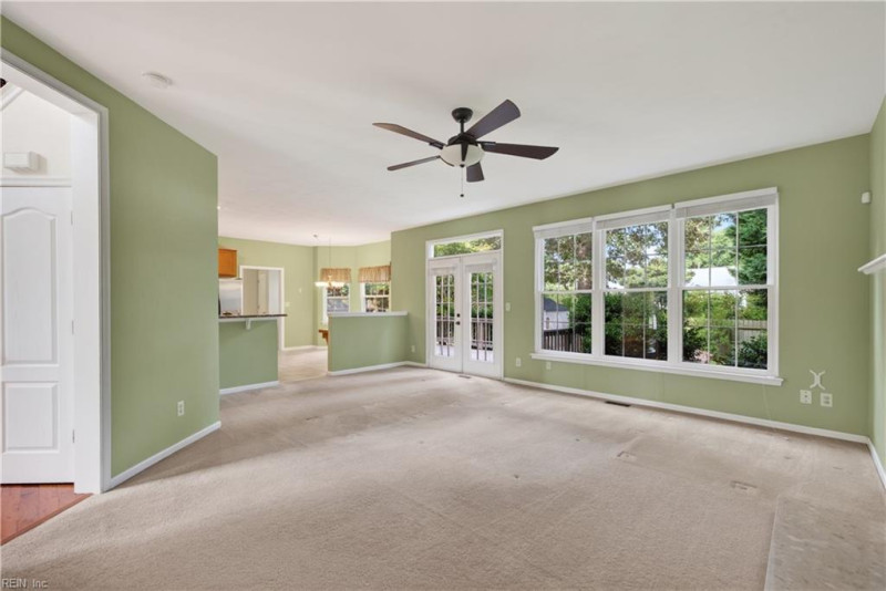 Photo 9 of 34 residential for sale in Virginia Beach virginia