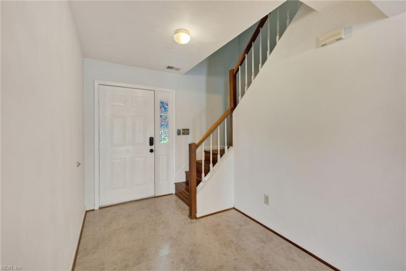 Photo 5 of 50 residential for sale in Chesapeake virginia