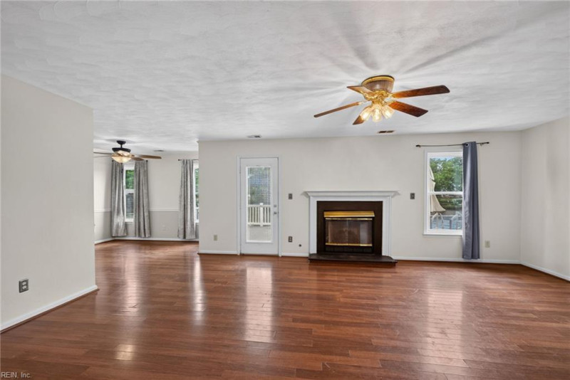 Photo 6 of 50 residential for sale in Chesapeake virginia Photo 6 of 50 residential for sale in Chesapeake virginia