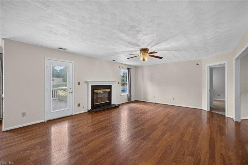 Photo 7 of 50 residential for sale in Chesapeake virginia