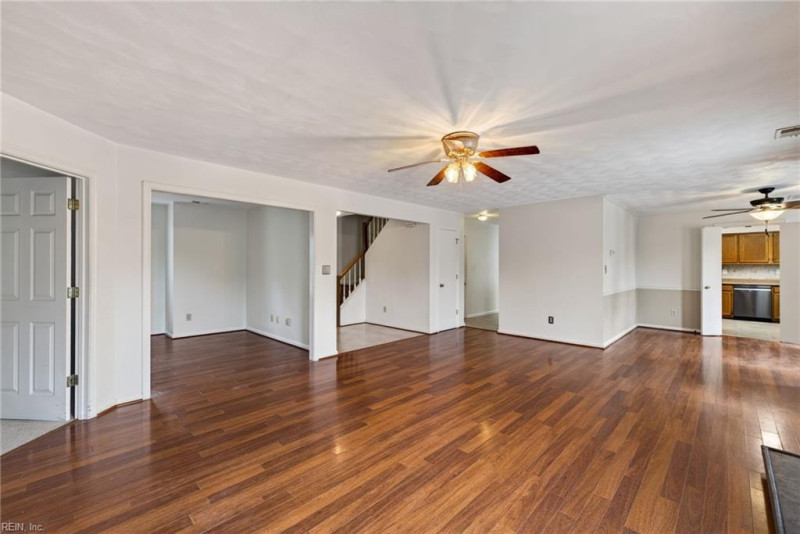 Photo 8 of 50 residential for sale in Chesapeake virginia