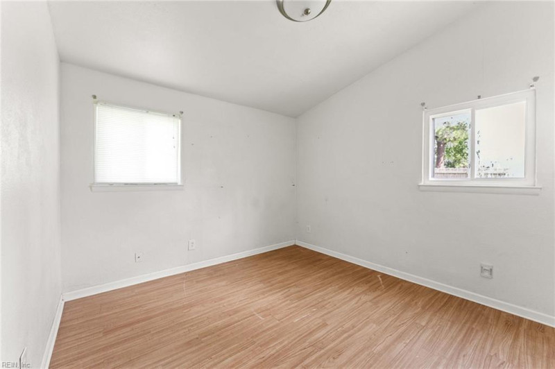 Photo 17 of 25 residential for sale in Virginia Beach virginia