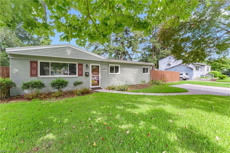 Photo 2 of 25 residential for sale in Virginia Beach virginia