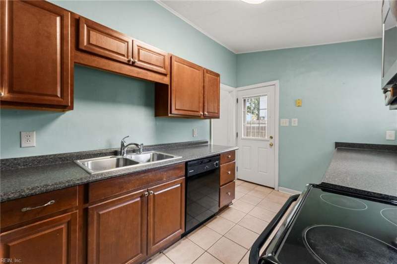 Photo 7 of 25 residential for sale in Virginia Beach virginia