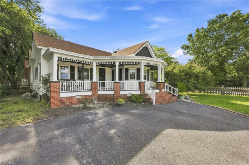 Photo 2 of 47 residential for sale in Poquoson virginia