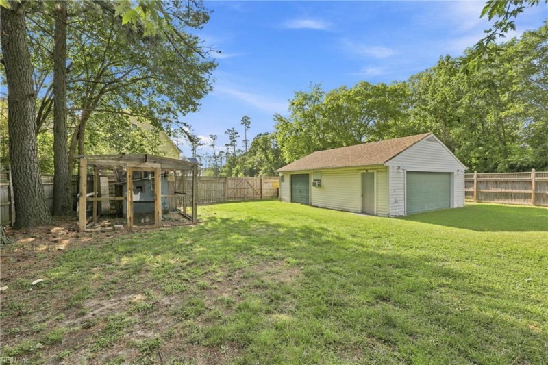 Photo 36 of 47 residential for sale in Poquoson virginia