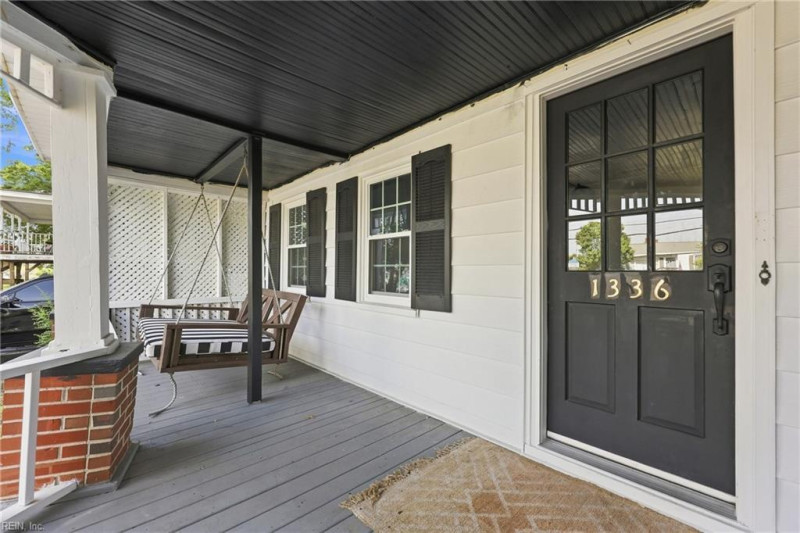 Photo 5 of 47 residential for sale in Poquoson virginia
