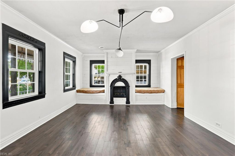 Photo 7 of 47 residential for sale in Poquoson virginia