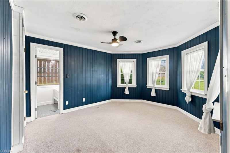 Photo 9 of 47 residential for sale in Poquoson virginia