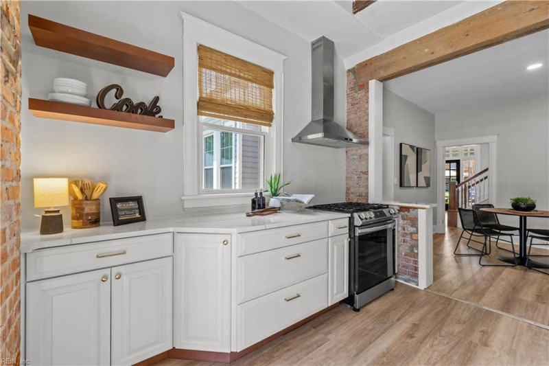 Photo 13 of 46 residential for sale in Norfolk virginia