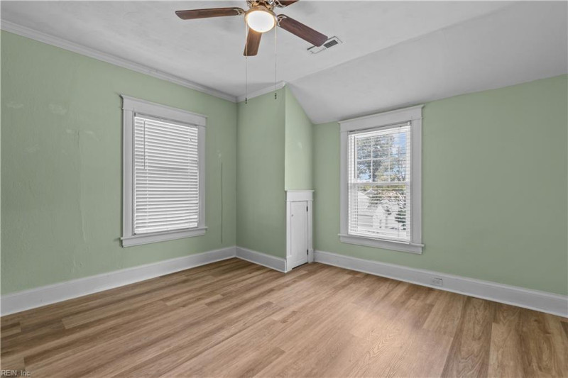 Photo 15 of 46 residential for sale in Norfolk virginia