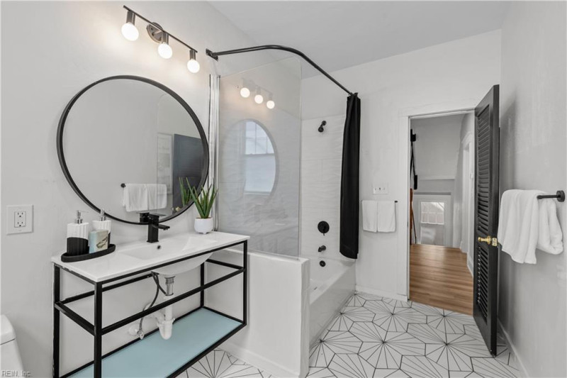 Photo 19 of 46 residential for sale in Norfolk virginia