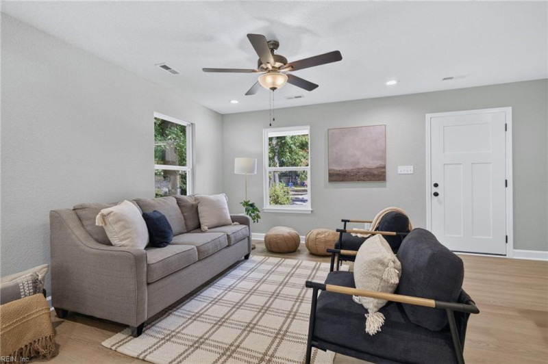 Photo 4 of 44 residential for sale in Norfolk virginia