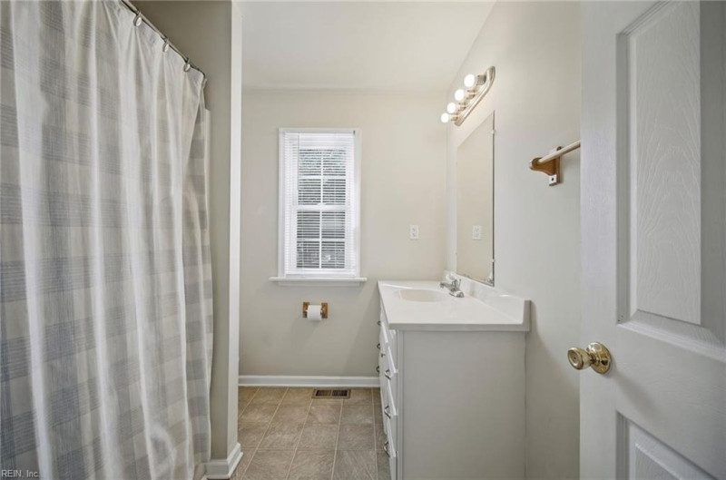 Photo 20 of 32 residential for sale in Chesapeake virginia Photo 20 of 32 residential for sale in Chesapeake virginia