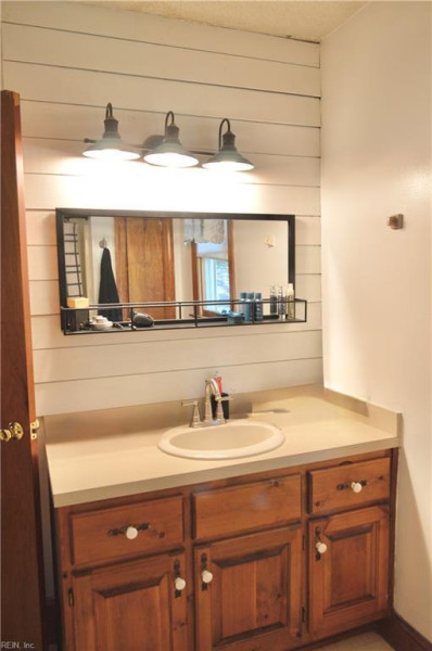 Photo 20 of 27 residential for sale in Suffolk virginia