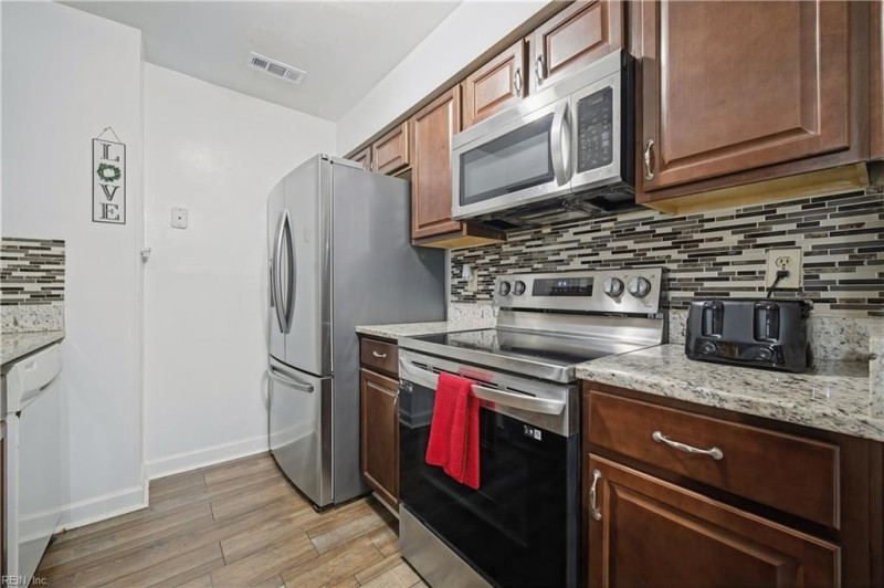 Photo 14 of 28 residential for sale in Newport News virginia