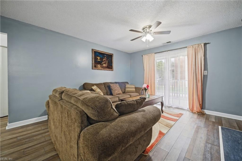 Photo 4 of 28 residential for sale in Newport News virginia