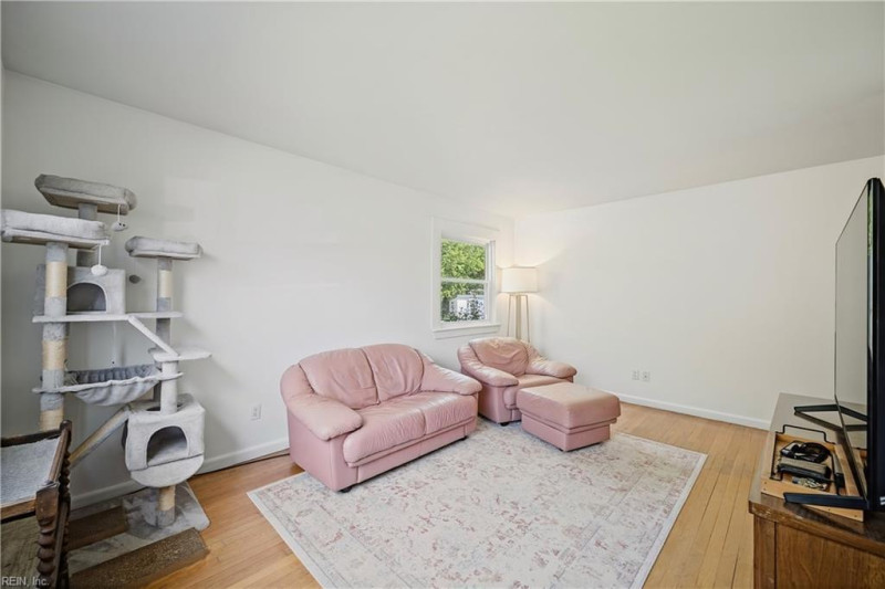 Photo 4 of 30 residential for sale in Norfolk virginia