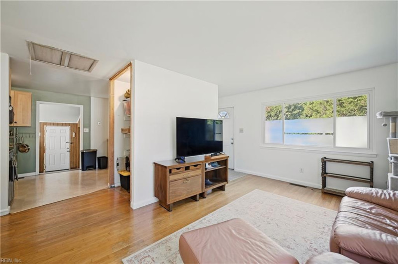 Photo 6 of 30 residential for sale in Norfolk virginia